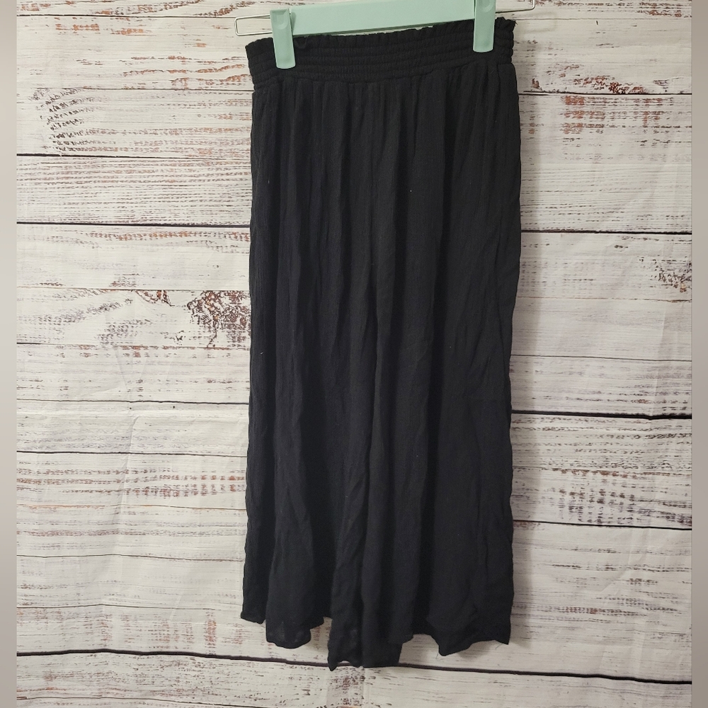 URBAN OUTFITTERS S Wide Leg Black Capri